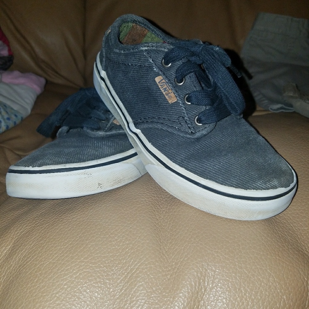 Boys shoes